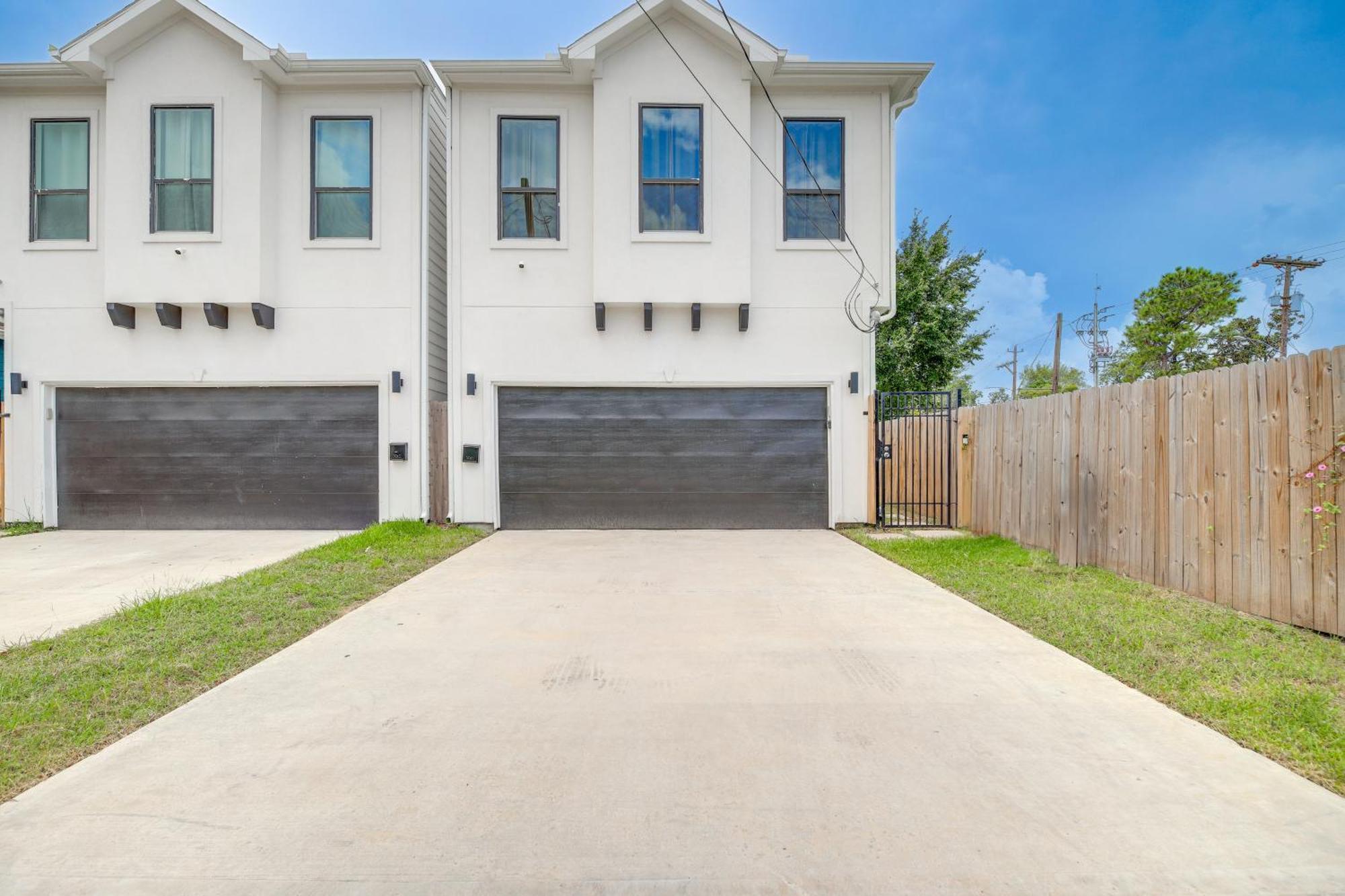 Modern Houston Home With Yard, 3 Mi To Toyota Center Exterior photo